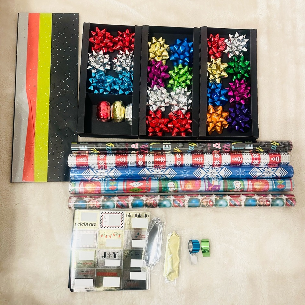Christmas Wrapping Paper Kit - Picture 4 of 9